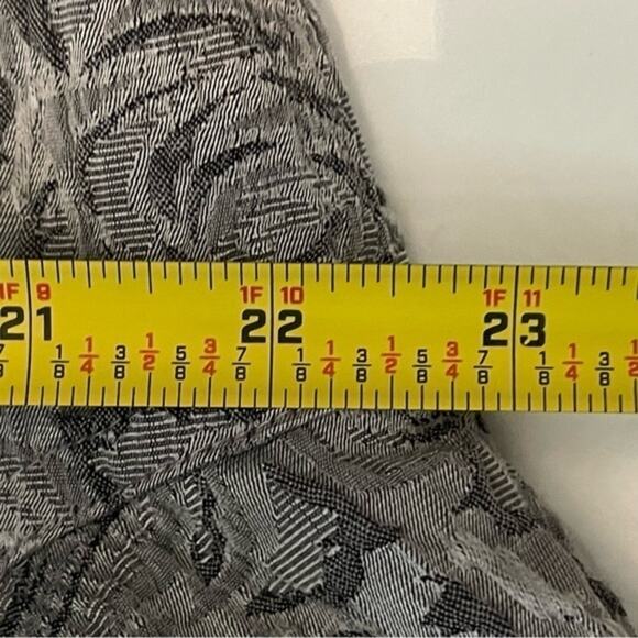 Chico’s Gray & Silver Floral Print Textured CottageCore Jacket NWOT Size 12 - Picture 9 of 11